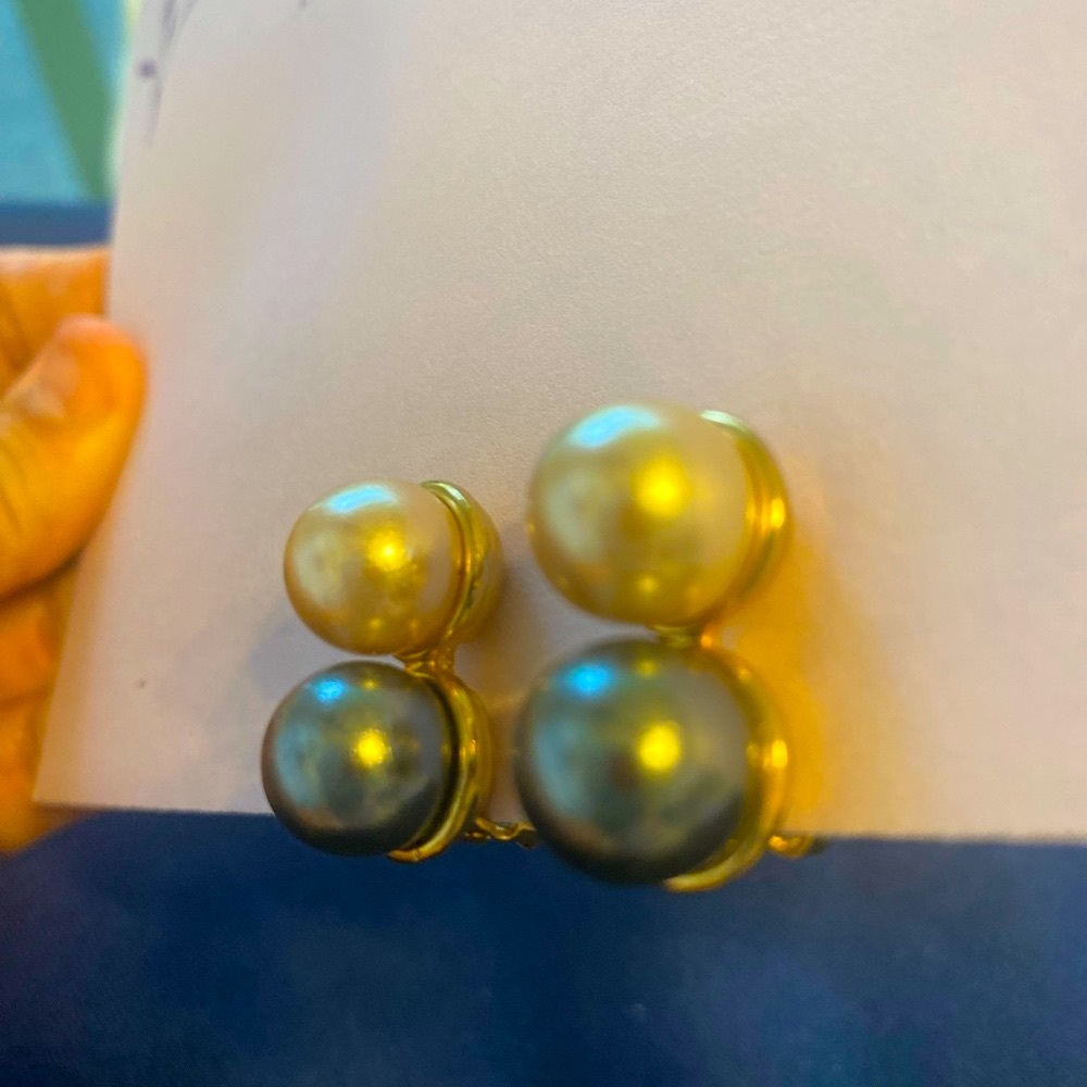 Joan Rivers Clip On Faux Pearl Earrings - Picture 6 of 10